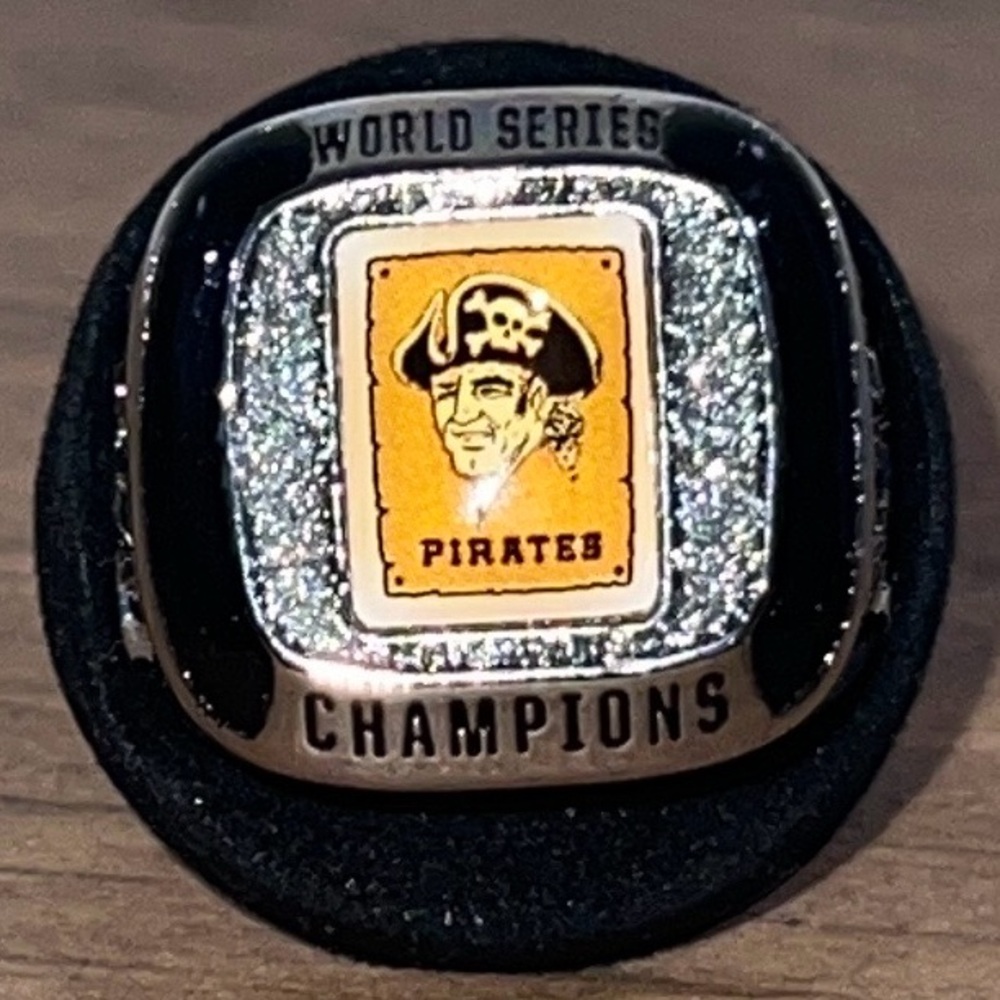 Pittsburgh Pirates Commemorative 1979 World Series Champions Ring